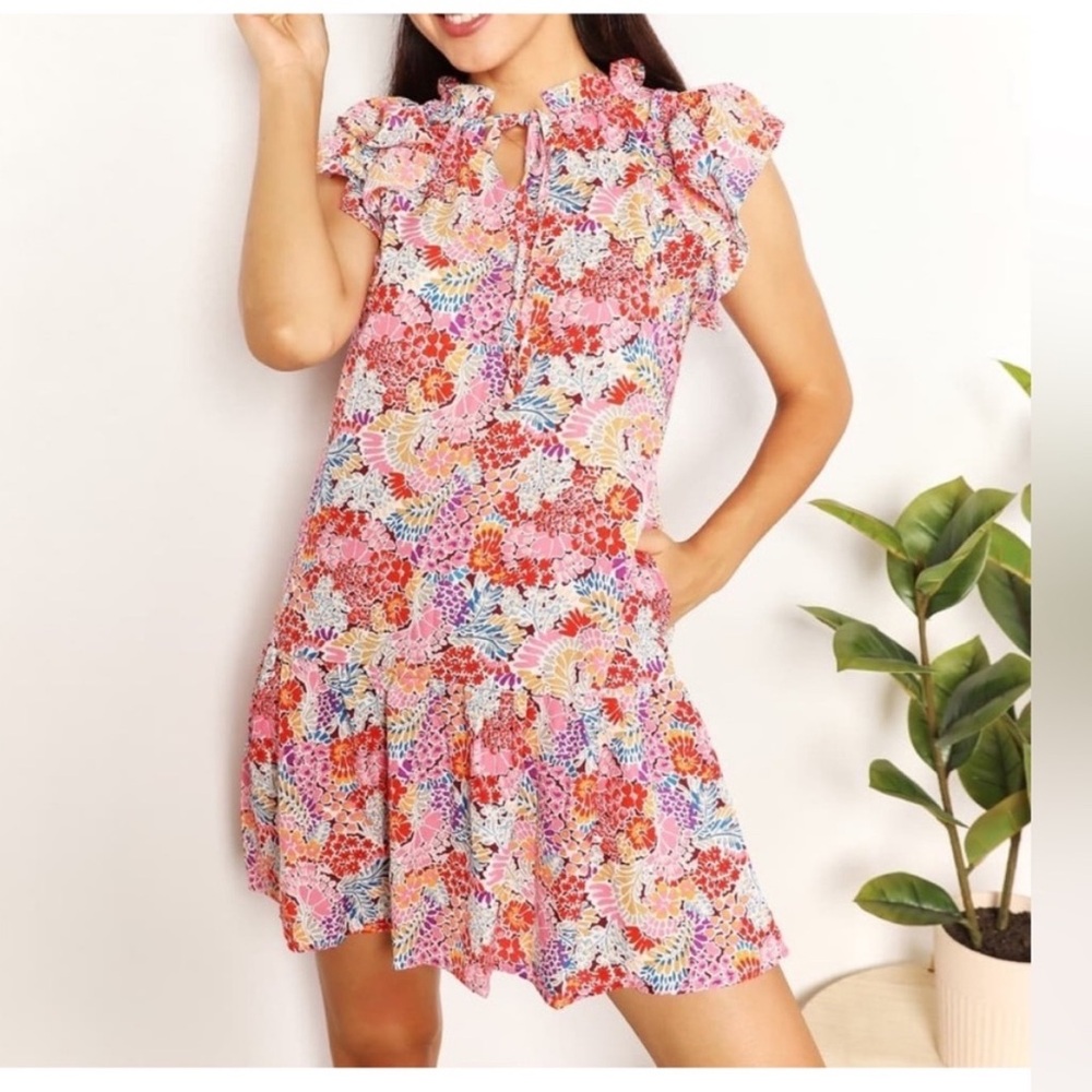 Dokotoo Pink Floral Ruffle Sleeve Dress size Medium with Pockets NWOT